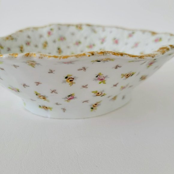 Vienna Porcelain Chintz Floral Bowl, Leaf Shaped, Quilted Pattern, Gold Trim - Picture 7 of 10